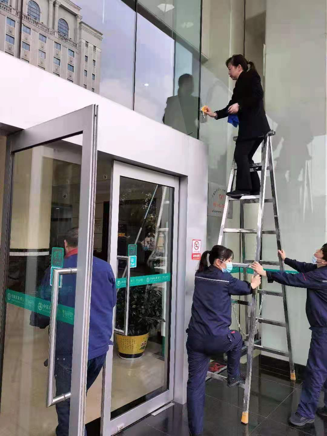 匠心服务 踏歌前行 