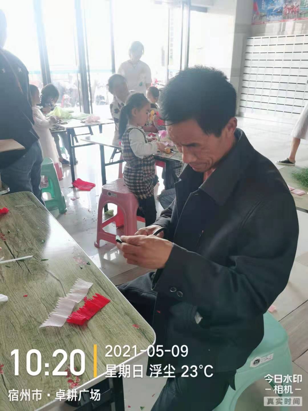 卓耕广场小区项目部举行感恩母亲节主题活动