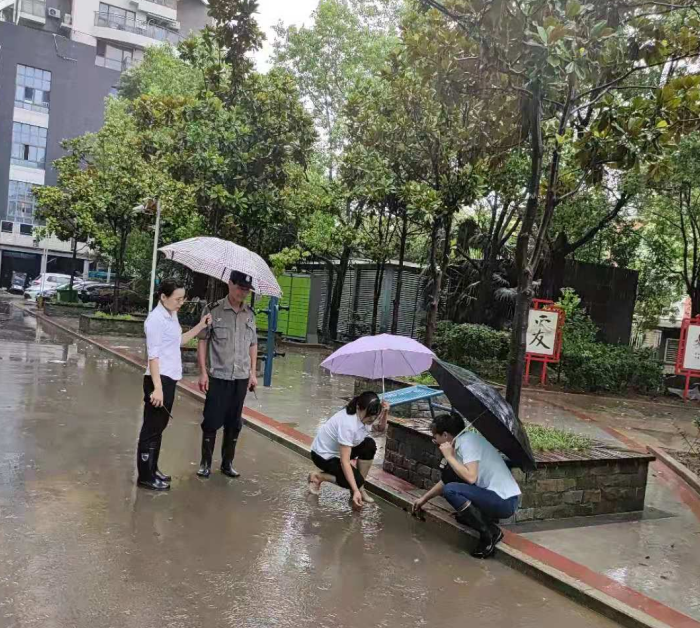 直面“烟花”，看看宿州邦和物业人的美丽瞬间