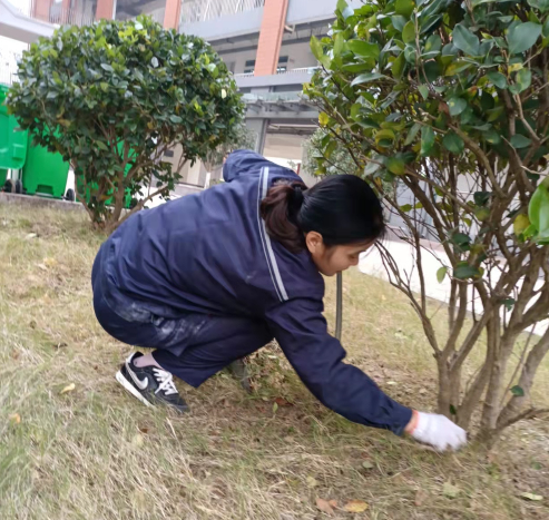 微笑在脸、服务在心