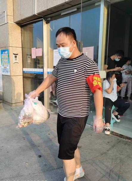 卓耕广场“疫情防控先锋岗”
