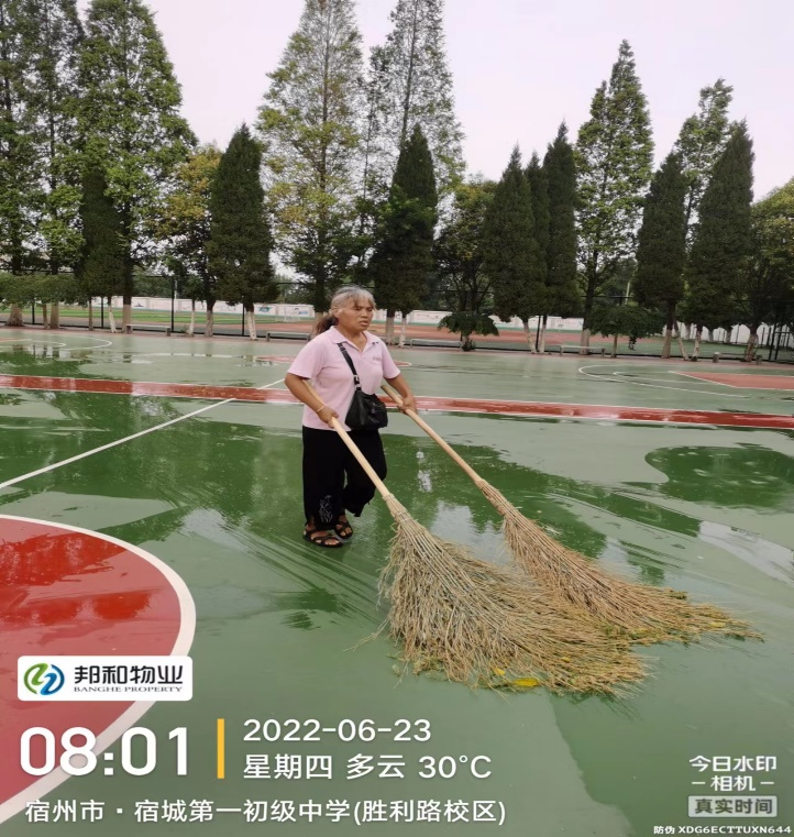 平凡的岗位  不平凡的付出