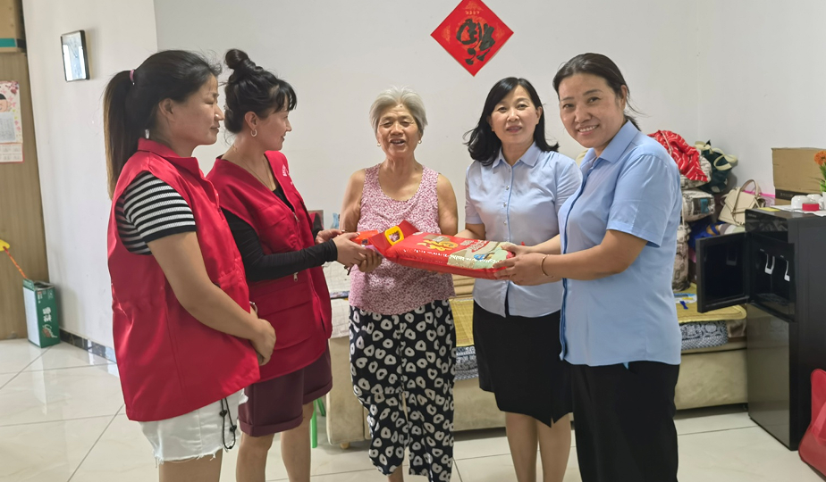 关爱特殊群体，排查安全隐患