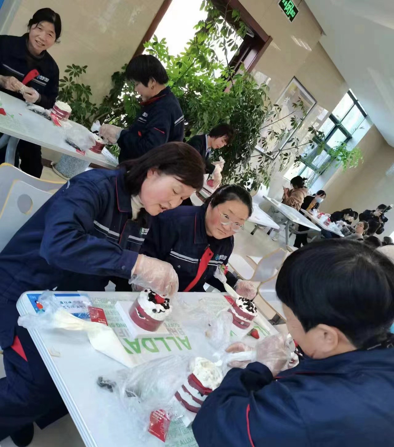 干好！玩好！--邦和物业党支部引领各项目开展三八节活动