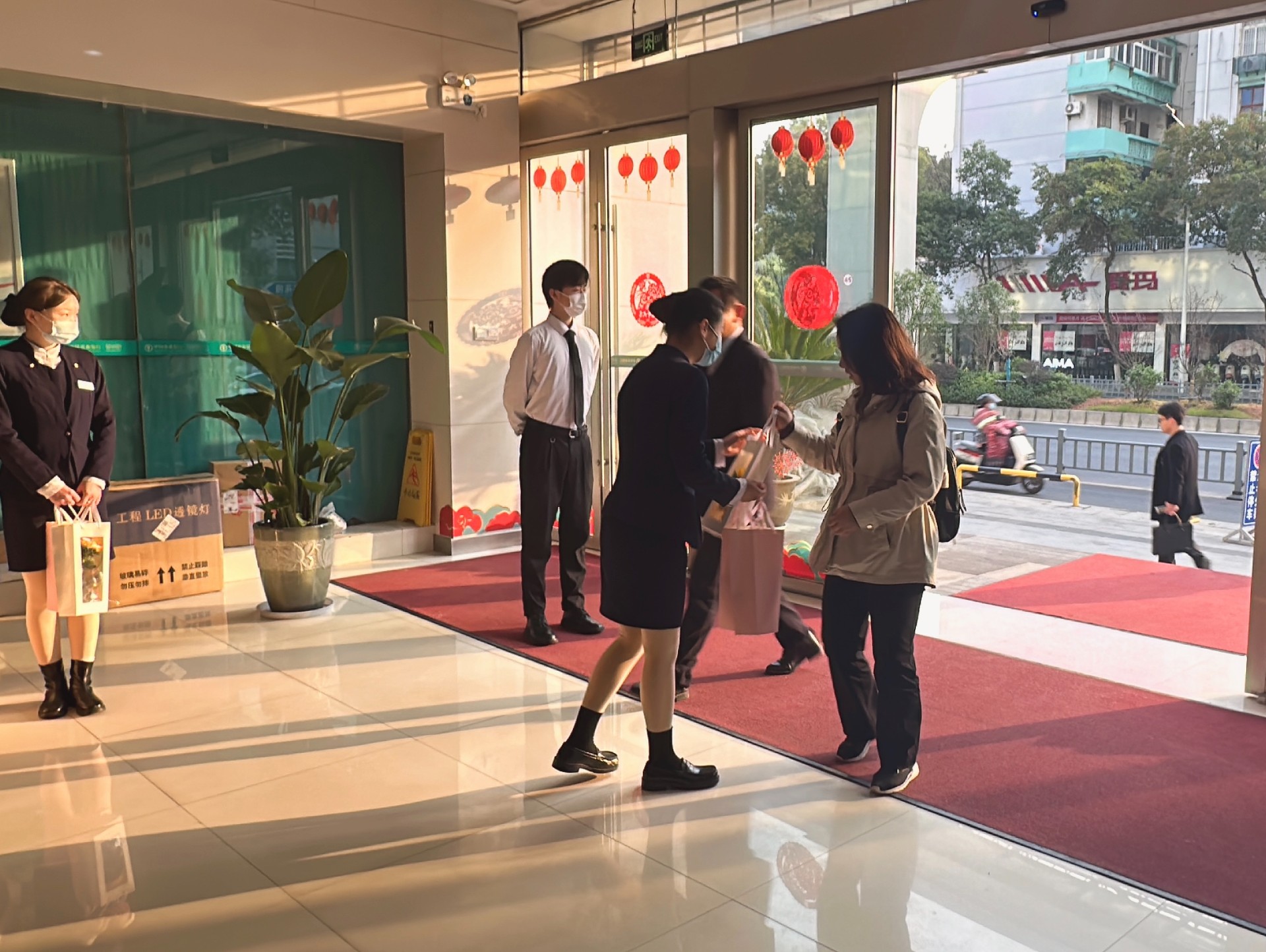 干好！玩好！--邦和物业党支部引领各项目开展三八节活动