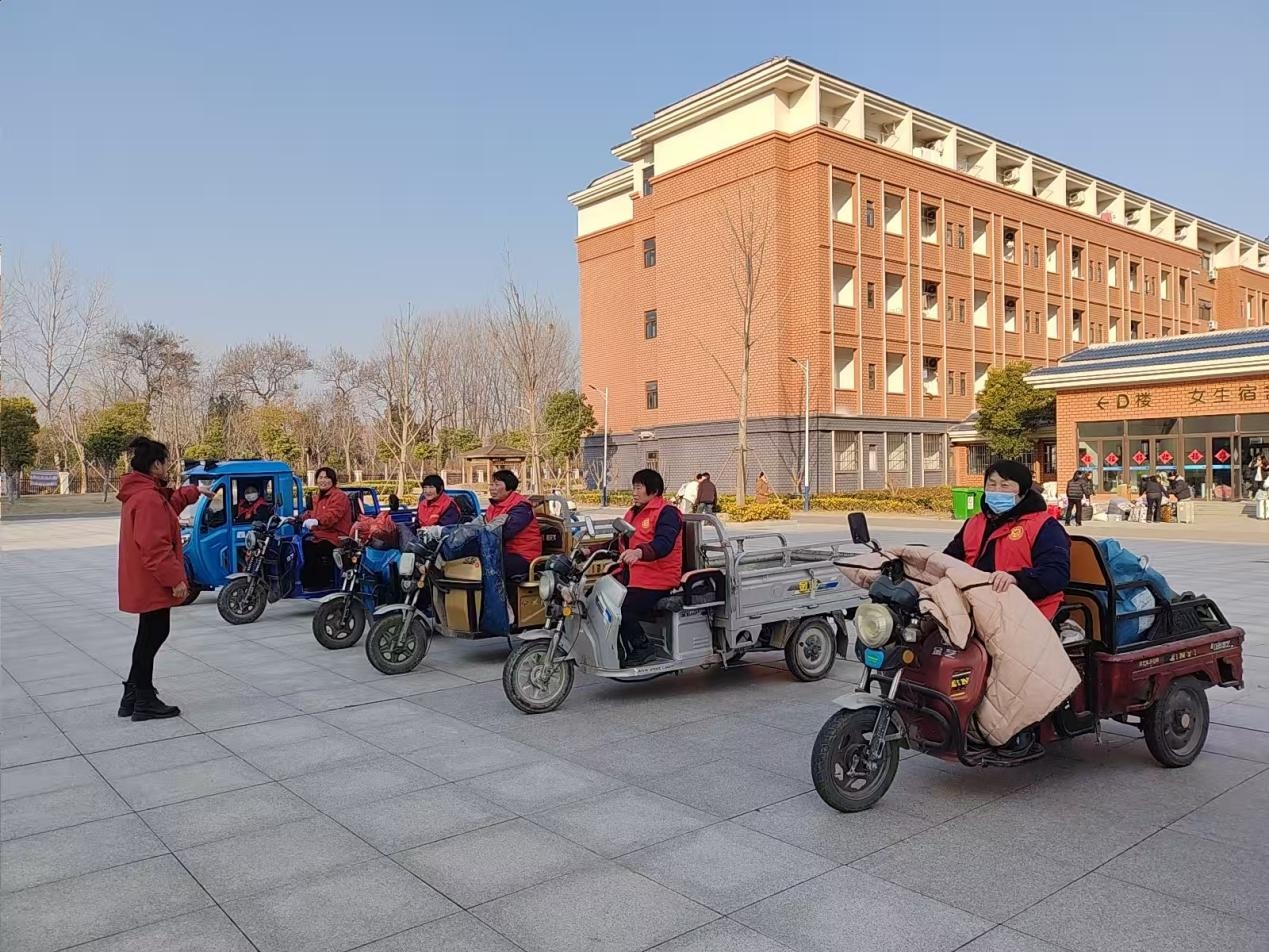 温暖护航：校园里的贴心守护——雪枫中学项目部助力开学季