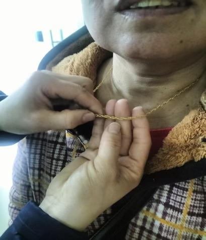 拾金不昧暖人心，平凡岗位绽光芒