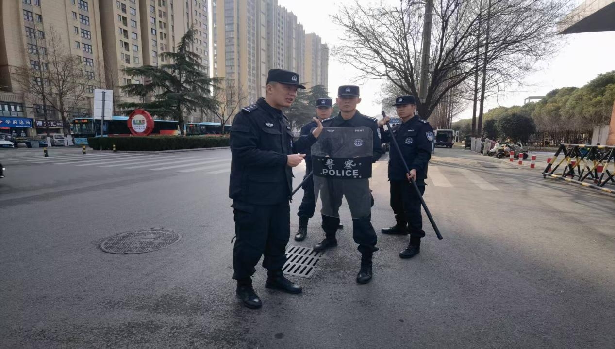 警校携手反恐演练 筑牢宿州二中安全防线 ——宿州二中项目部反恐演练纪实