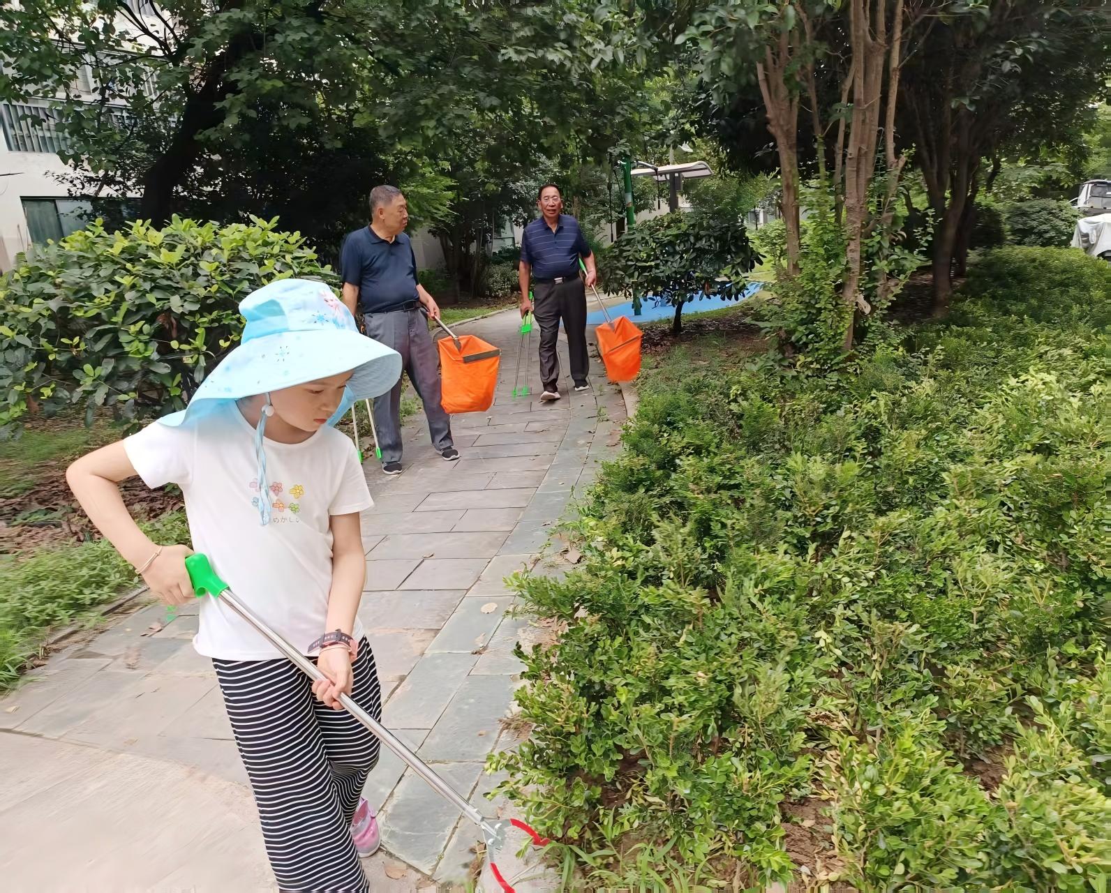 党员引领亲子携手，三十分钟焕新颜 ——邦和物业怡缘小区开展环境整治志愿行动