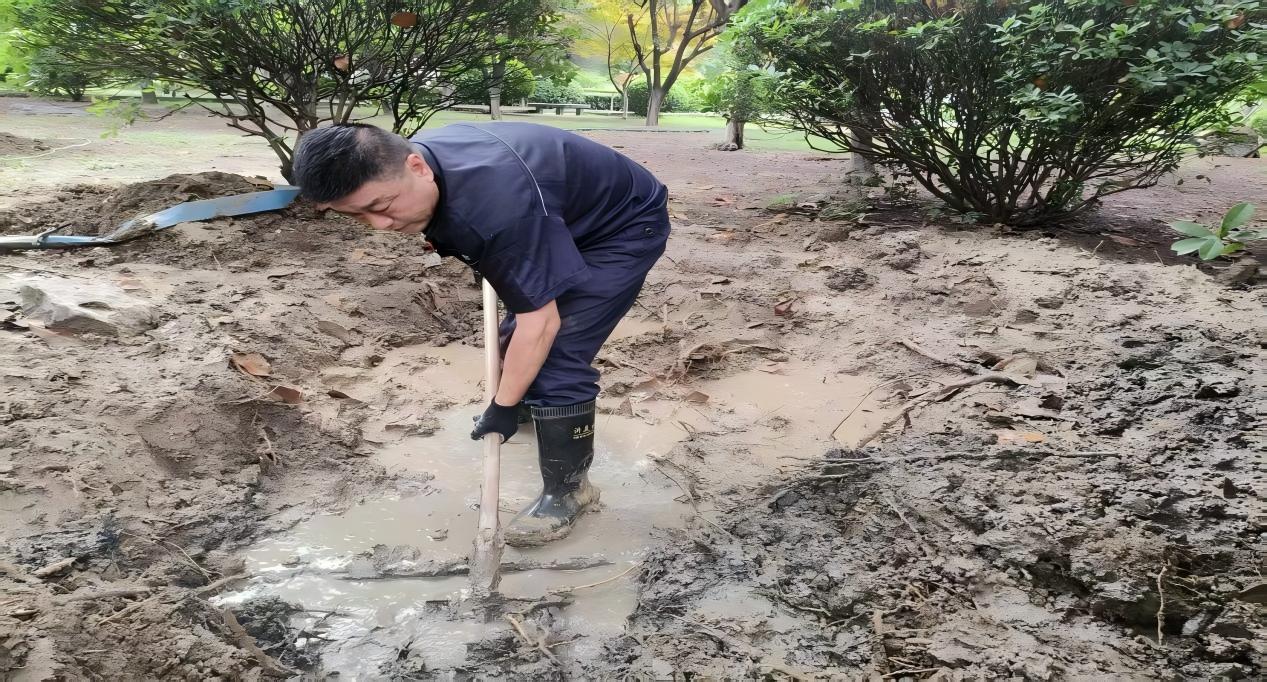 宿州二中项目部丨暴雨烈日下的坚守